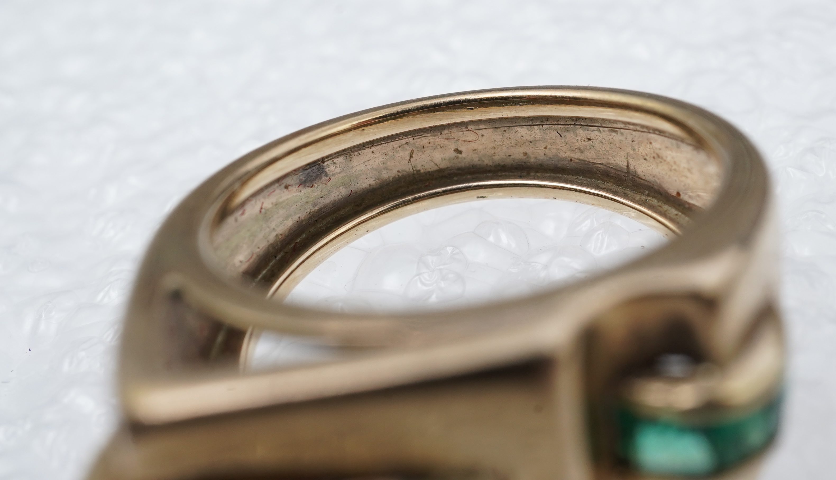 A Retro emerald dress ring, 1940s